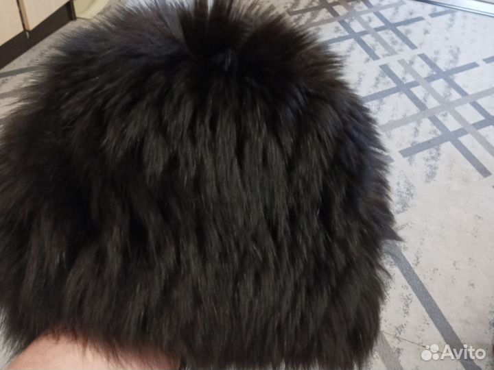 Женские меховые шапки