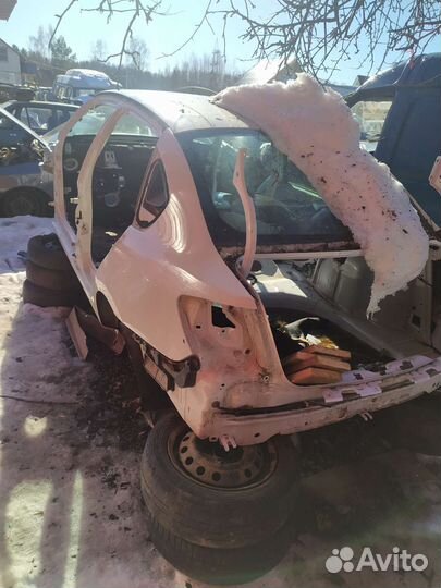 Задняя часть кузова Renault symbol 2