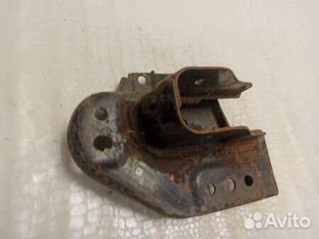 Кронштейн задней балки