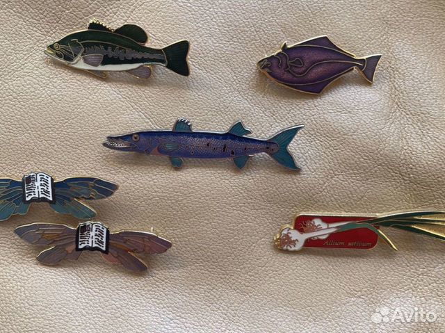 Винтажная брошь значек USA рыба щука