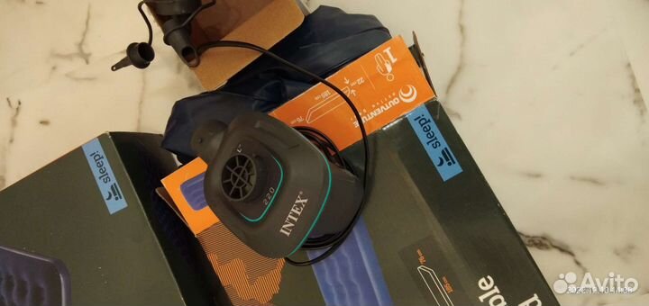 Матрасы интекс и эл.насос б/у все вместе