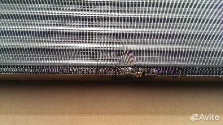 Новый радиатор охлаждения Вольво S60 S80 I V70 II