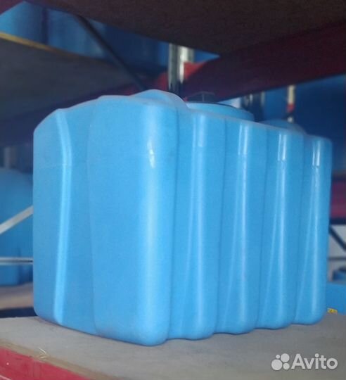 Емкости под воду / дизтопливо / удобрения