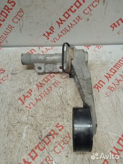 Натяжитель ремня генератора Peugeot 308 хэтчбек