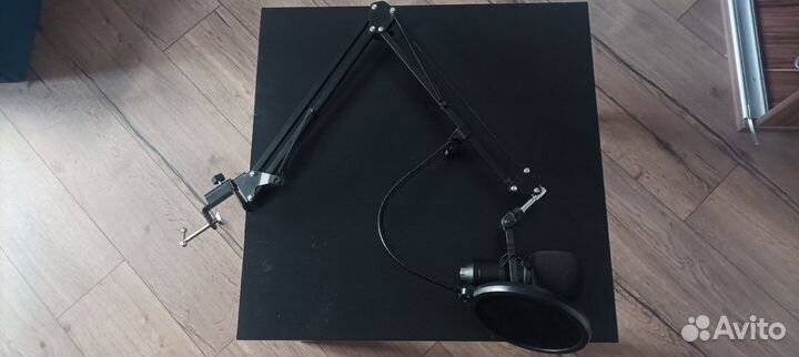 Конденсаторный студийный микрофон BM800