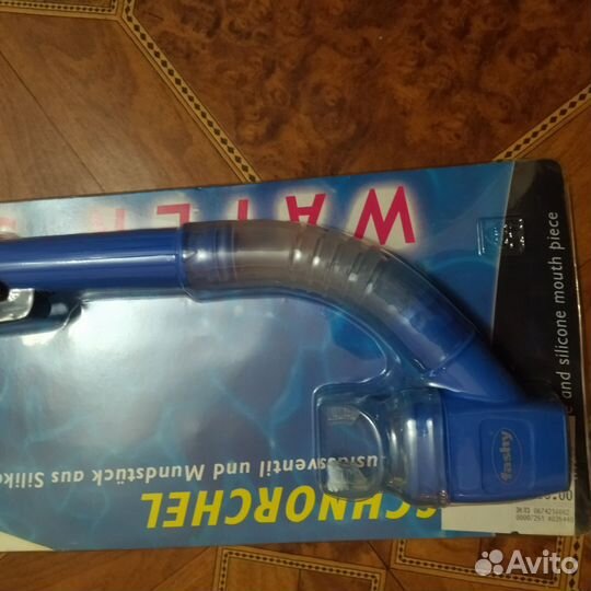 Маски, трубки, очки и матрас для плавания