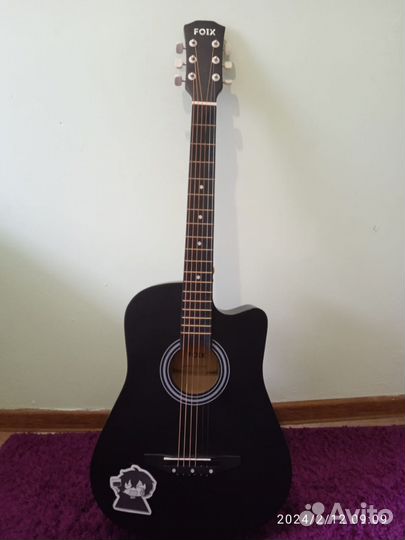 Акустическая гитара