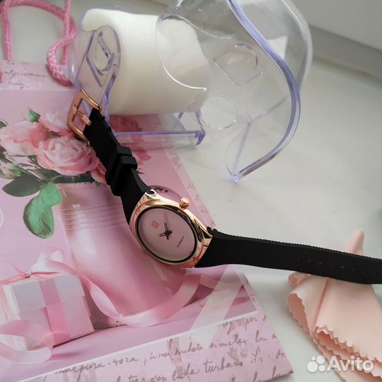 Женские наручные часы givenchy (0138)