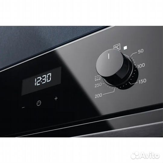 Новый Духовой шкаф Electrolux EOF5C50BZ