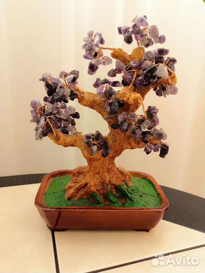 Дерево из камня