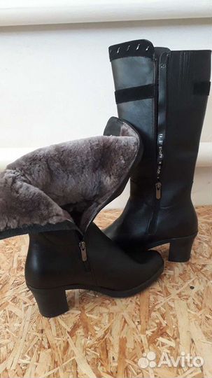 Зимние женские сапоги(новые)