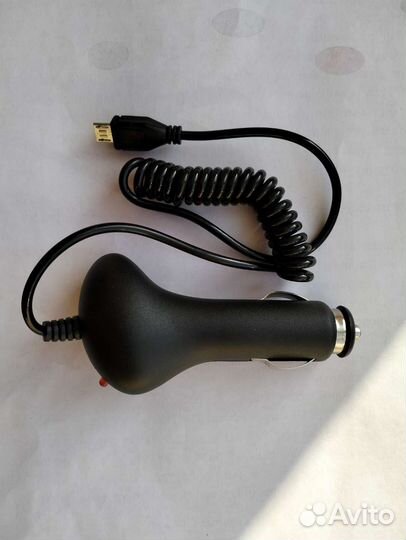 Автомобильное зарядное устройство для телефона