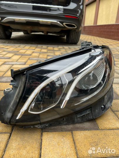 Фары в сборе на mercedes 213