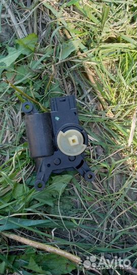 Opel Zafira B рест, сервопривод заслонки печки