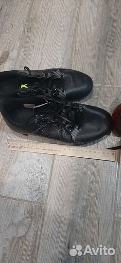 Футбольные бутсы adidas