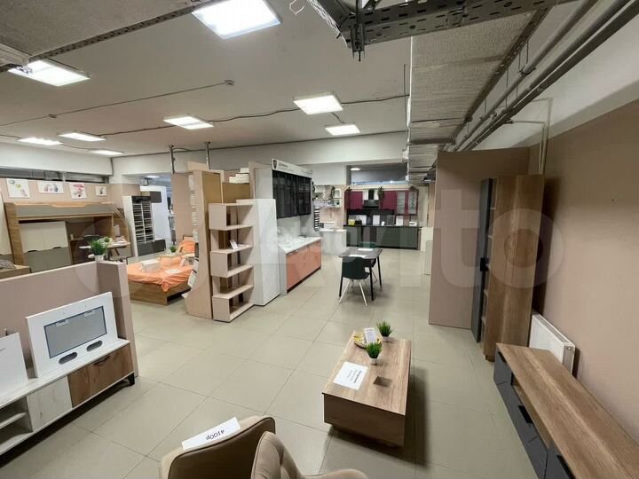 Сдам торговое помещение, 131 м²