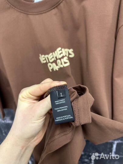 Футболка Vetements Paris