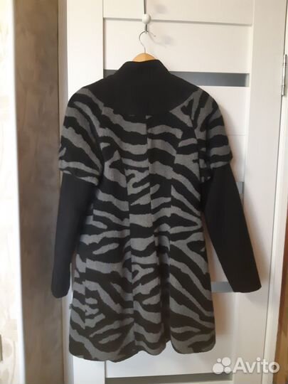 Пальто шерстяное 46 теплое Elvi