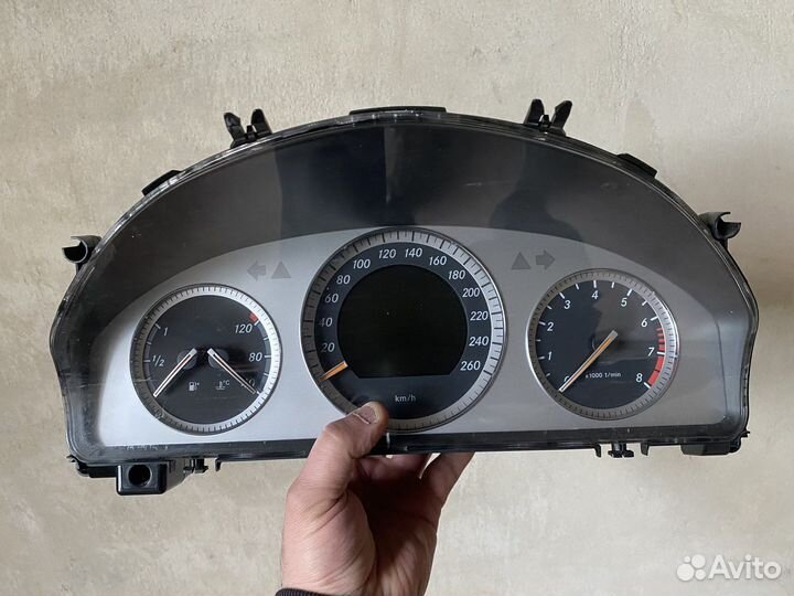 Щиток приборов w204 C klass