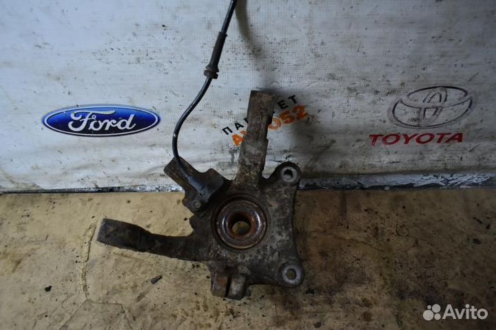 Кулак поворотный передний левый Chrysler Pt