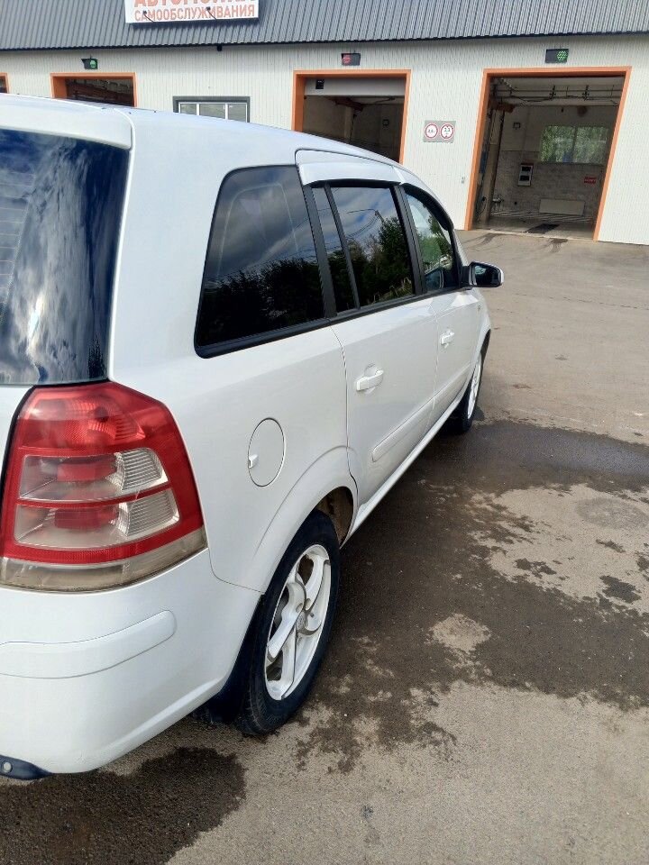 Opel Zafira: фото владельца
