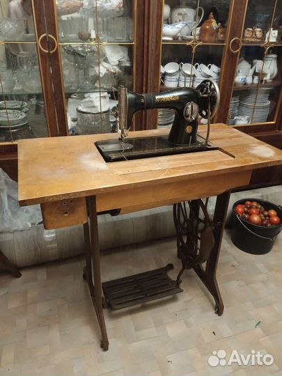 Швейная машина подольская