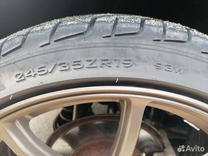 Triangle TR698 245/35 R19 93