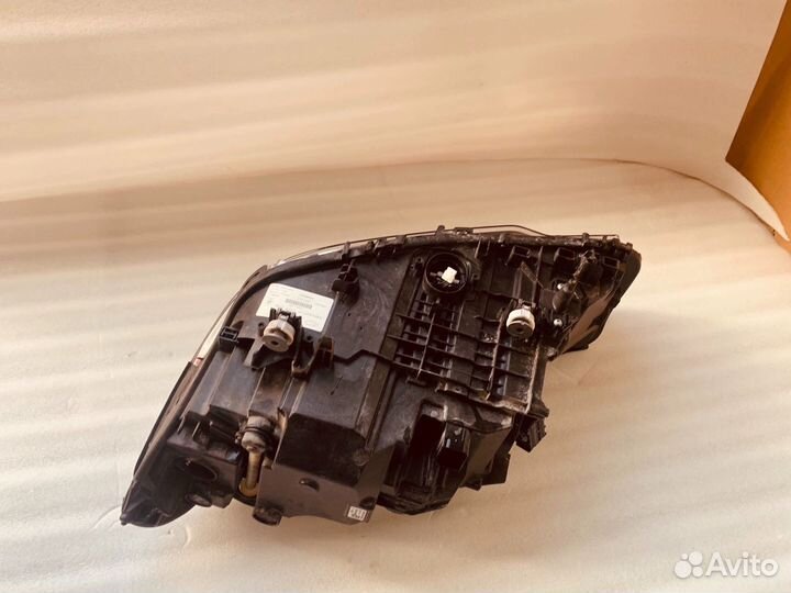 Фара правая BMW 5-серия G30 2016 7458884-02