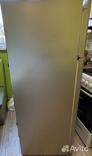 Холодильник Vestel