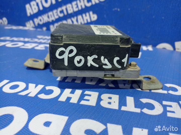 Блок управления топливным насосом Ford Focus 1