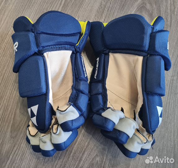 Перчатки хоккейные 14