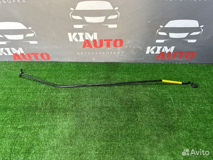 Упор капота Ford Focus 3 седан 2.0L duratec DI