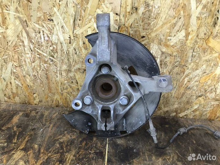 Цапфа передняя правая Opel Astra J хетчбек 1 2011