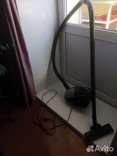 Пылесос Elenberg 1200 Вт. на разбор