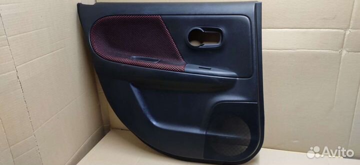 Обшивки дверей Nissan note e11