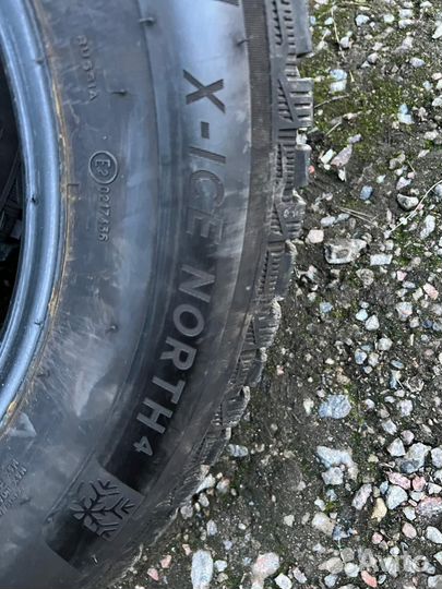 Michelin X-Ice North 4 215/65 R16 102T