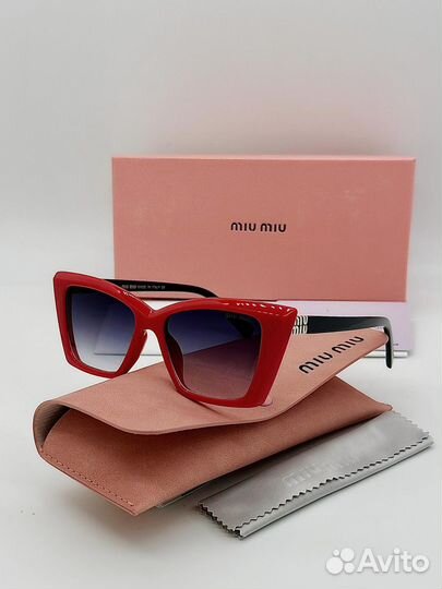 Солнцезащитные очки miu miu