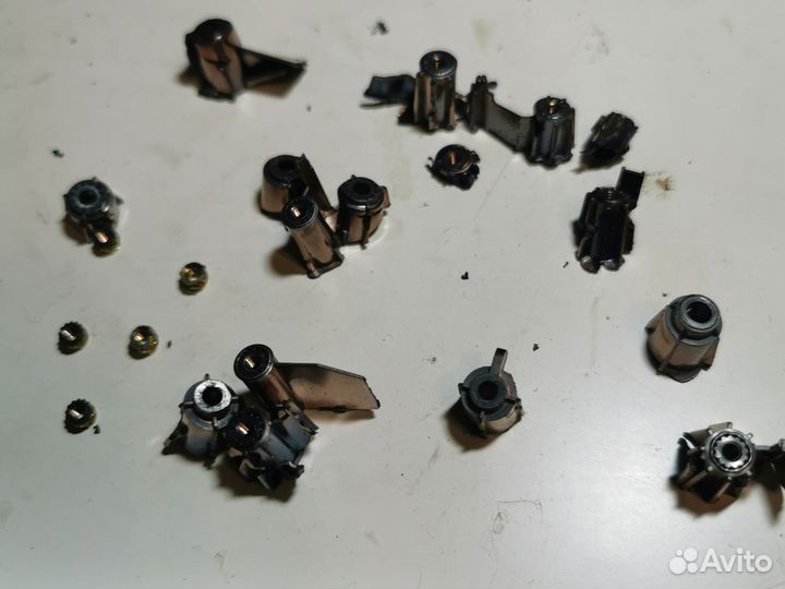 Бонки и гайки для поддонов ноутбуков