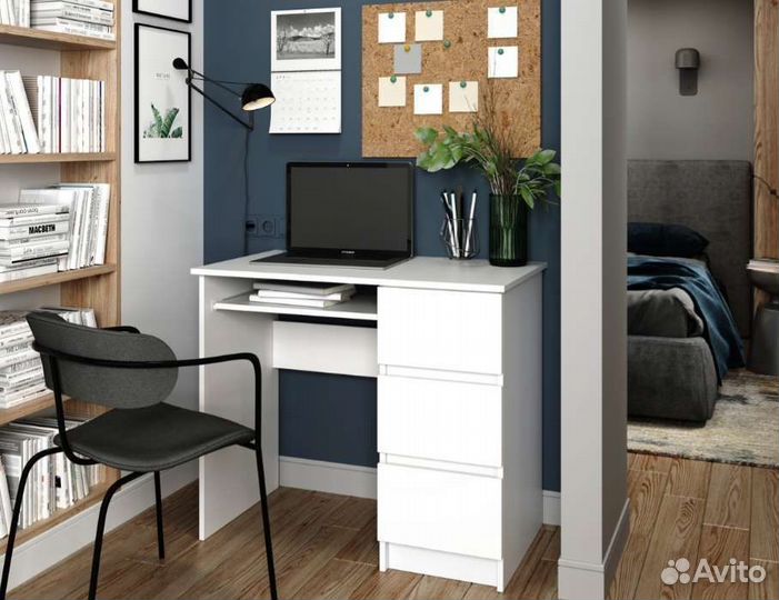 Стол компьютерный белый матовый