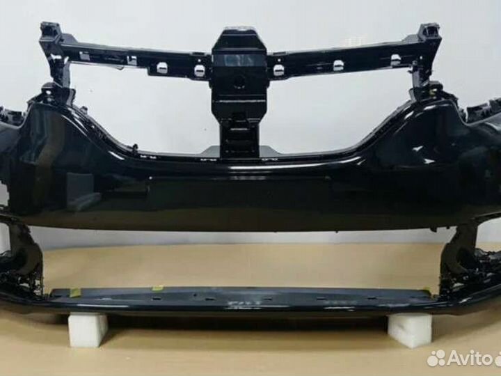 Передний бампер Renault Logan черный