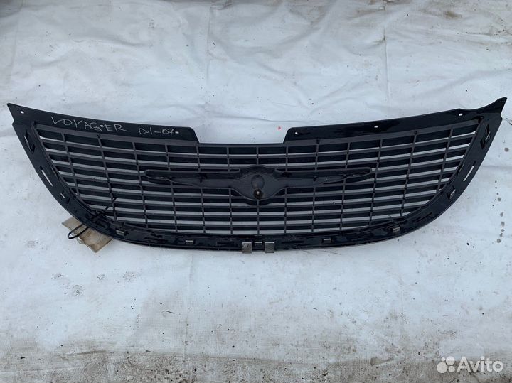 Решетка радиатора Chrysler Voyager 2001-2007
