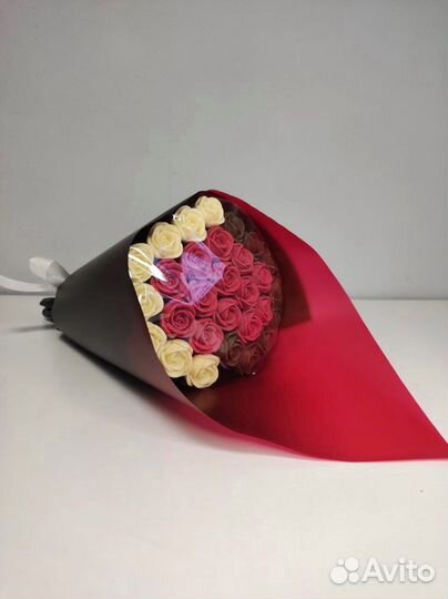 Букет из Белого и Молочного Шоколада - 29 Роз