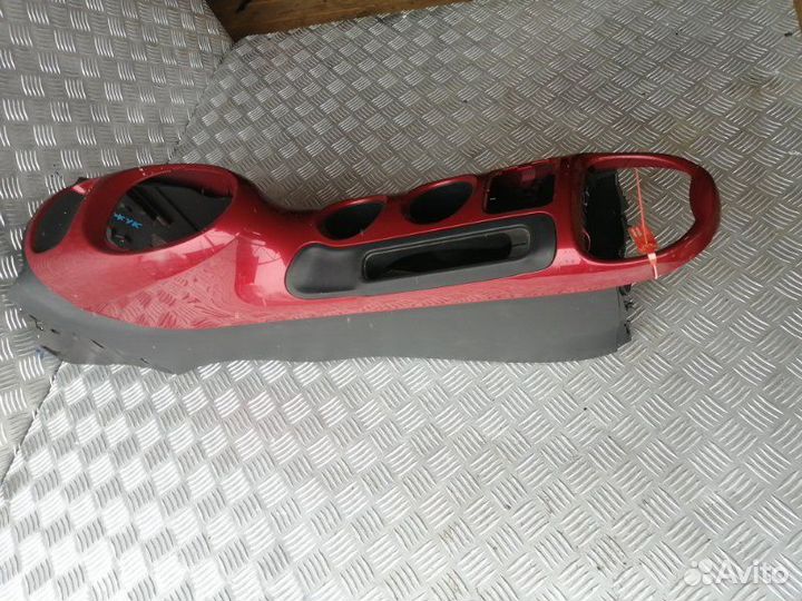 Консоль подлокотник Nissan Juke YF15 1.6 HR16DE