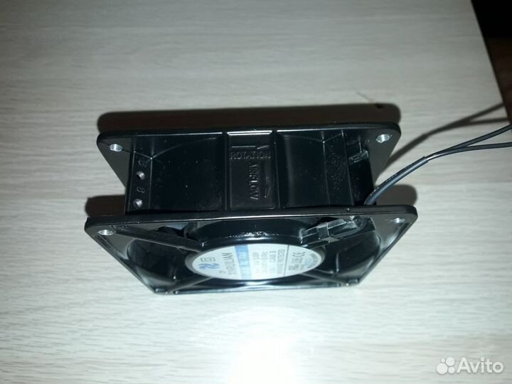 Охлаждающий вентилятор Xinruilian rah1238b1