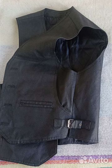 Кожаная жилетка