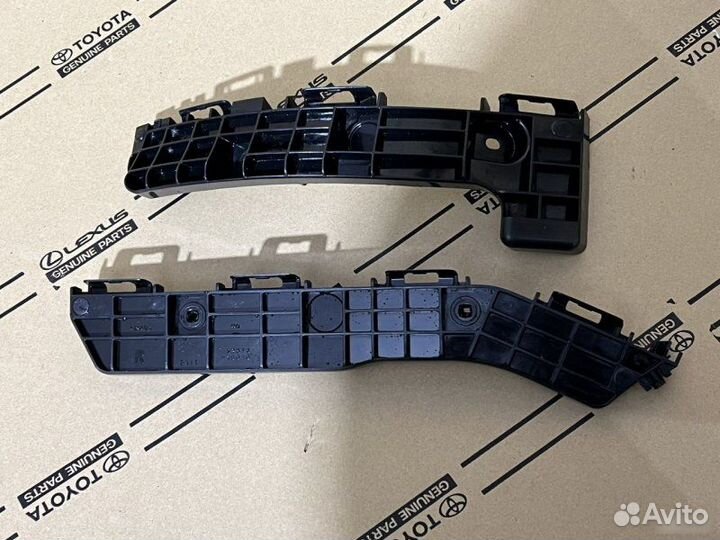 Кронштейн бампера задний Lexus Rx 3