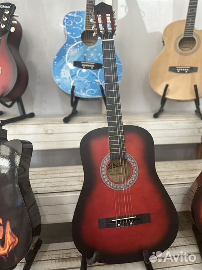 Классическая гитара красный мат