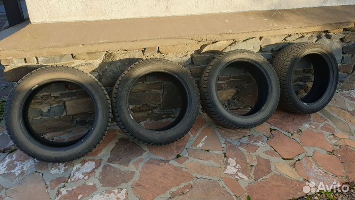 Michelin Agilis X-Ice North 215/50 R17 95T