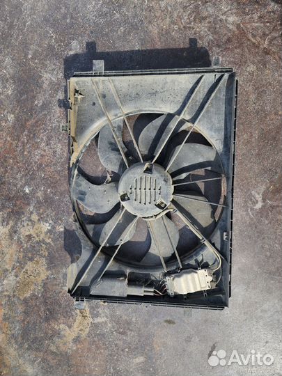 Вентилятор радиатора Mercedes Benz w204