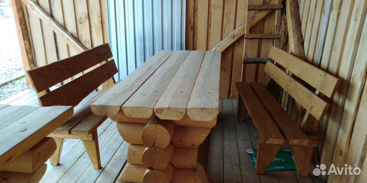 Стол, лавочка, дровница